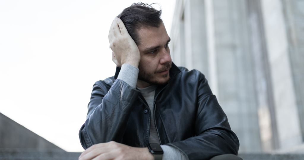 8 subtle signs someone is actually deeply lonely but has become an expert at hiding it from everyone