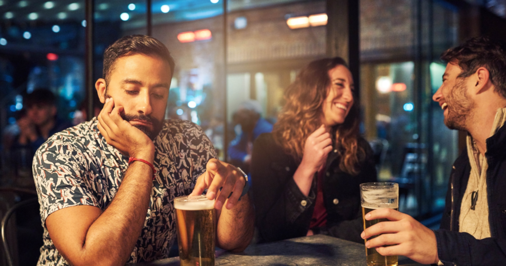 People who are very kind but have no love life usually display these 8 habits (without realizing it)