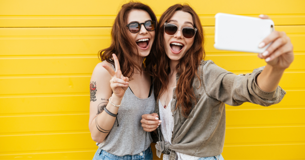 People who only have superficial friendships in life usually display these 10 habits (without realizing it)