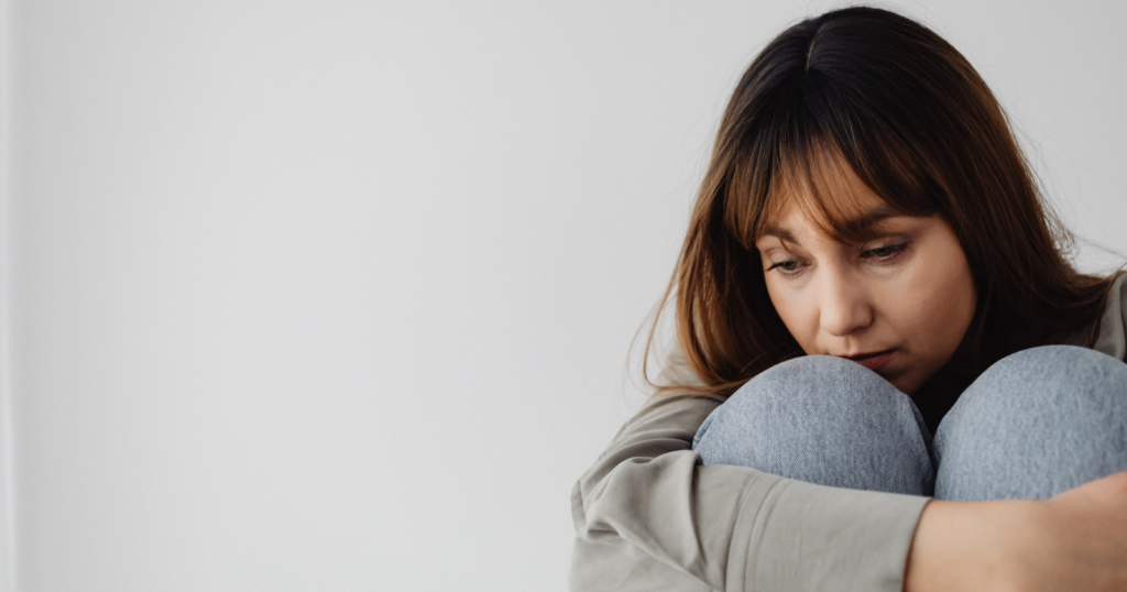 7 behaviors of people who are strong on the outside but emotionally detached on the inside