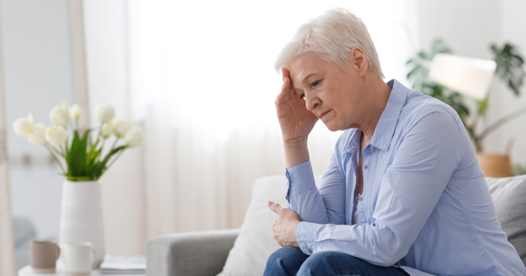7 behaviors that cause emotional and physical decline with age, according to psychology