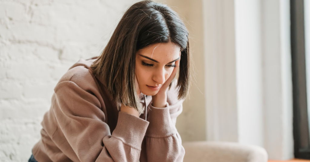 Psychology says people who had to earn love as a child usually display these 7 behaviors as adults