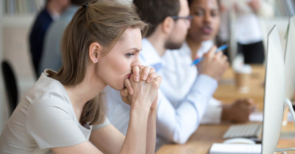 7 personality traits of people who are never alone but always lonely, according to psychology
