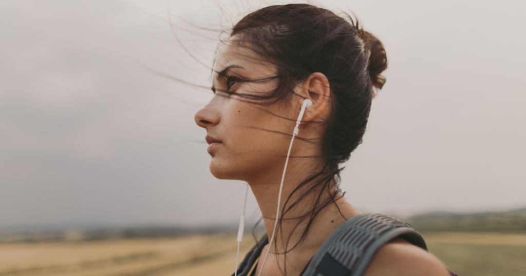 7 subtle behaviors adults show when they didn’t feel loved growing up