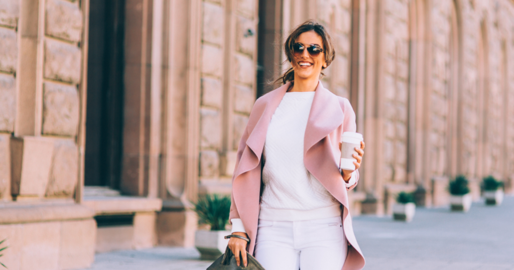 7 things naturally elegant woman do without even trying, according to psychology