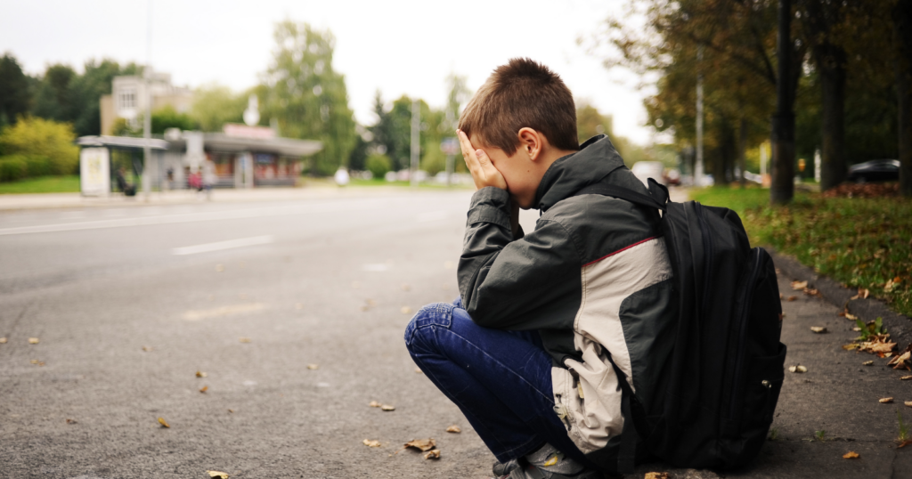 If your childhood felt emotionally unstable, these 8 adult behaviors will make total sense