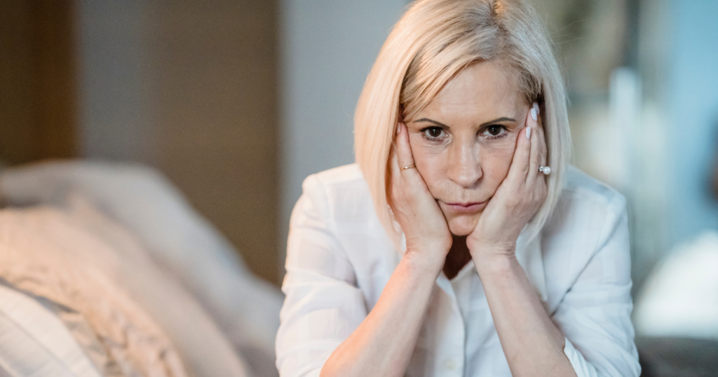 People who reach their 60s with no close friends often display these 8 subtle patterns that most people would never notice — and psychology says it’s rarely about likability and almost always about emotional architecture built decades earlier