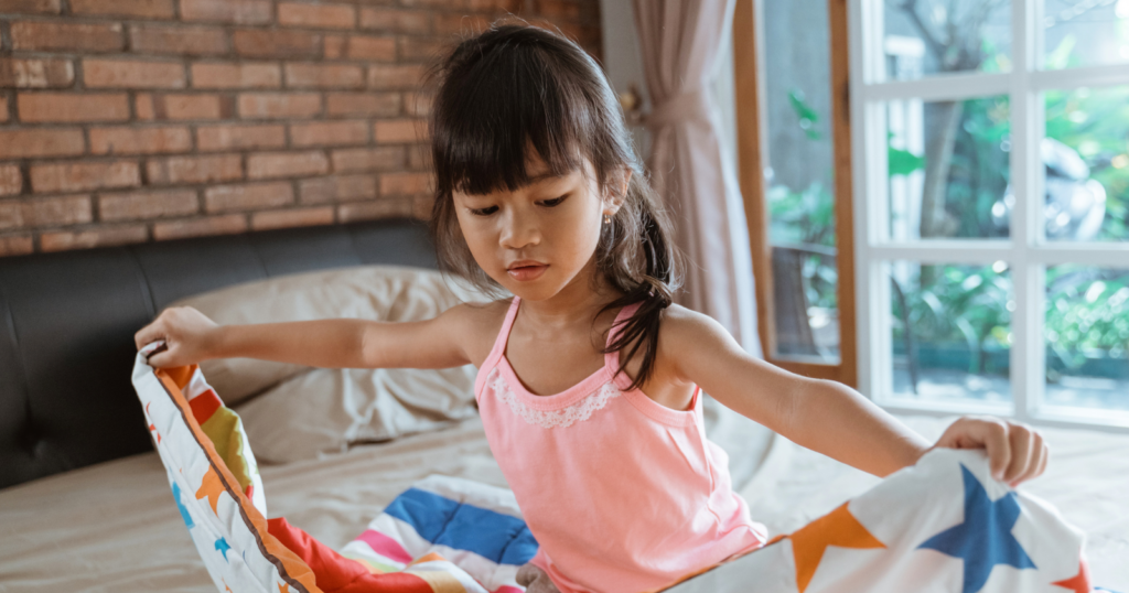 7 childhood experiences that make it hard to accept love as an adult