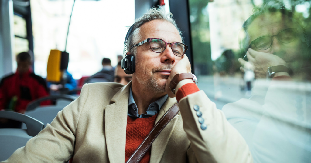 If you can’t fall asleep without background noise, you probably have these 8 traits of hyper-aware minds