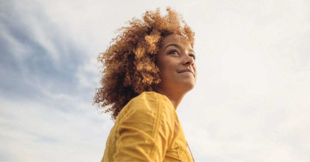 People who age naturally without fear usually have these 8 rare inner strengths