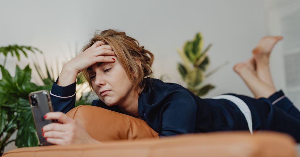 Psychology says people who always need to know the plan in advance usually share these 8 painful childhood experiences