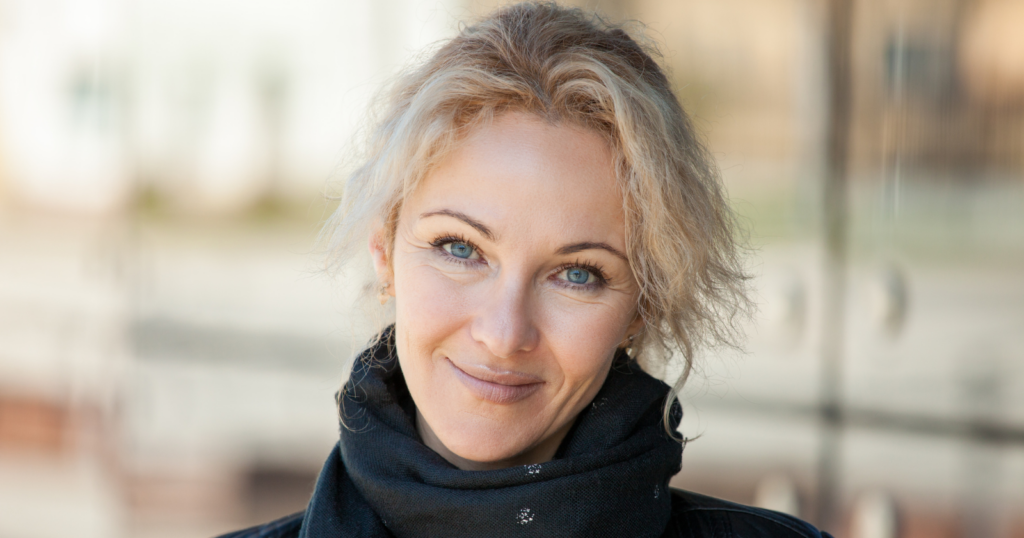 Psychology says people who still look young after 60 usually follow these 10 daily habits