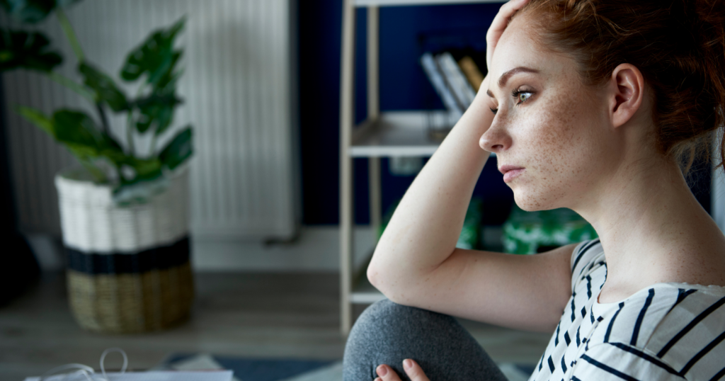 You can tell someone is deeply unfulfilled in life if they display these 8 everyday behaviors