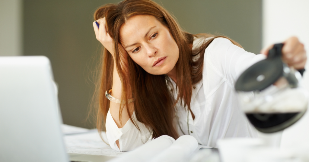 You know a woman’s soul is tired when she displays these 8 behaviors without realizing it