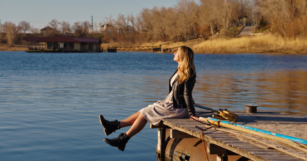 I grew up middle class but now live in a wealthy neighborhood, these 9 social mistakes I made took years to unlearn