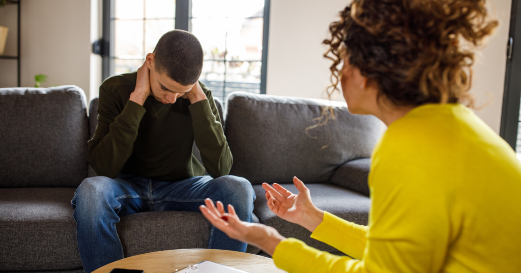 You know someone grew up being told they were “too much” when these 7 behaviors become automatic, psychologists call it self-erasure