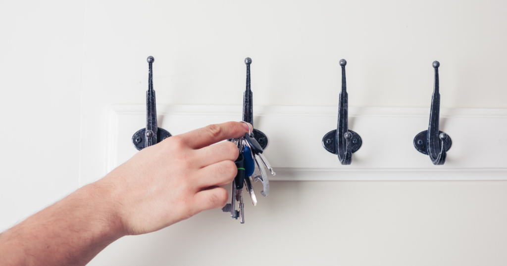 If you put your keys in the same spot every time, psychology says you display these 9 rare traits