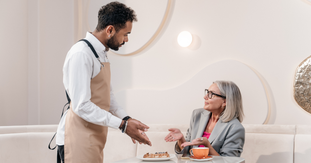 8 things lower-middle-class people do in restaurants without realizing how they’re perceived