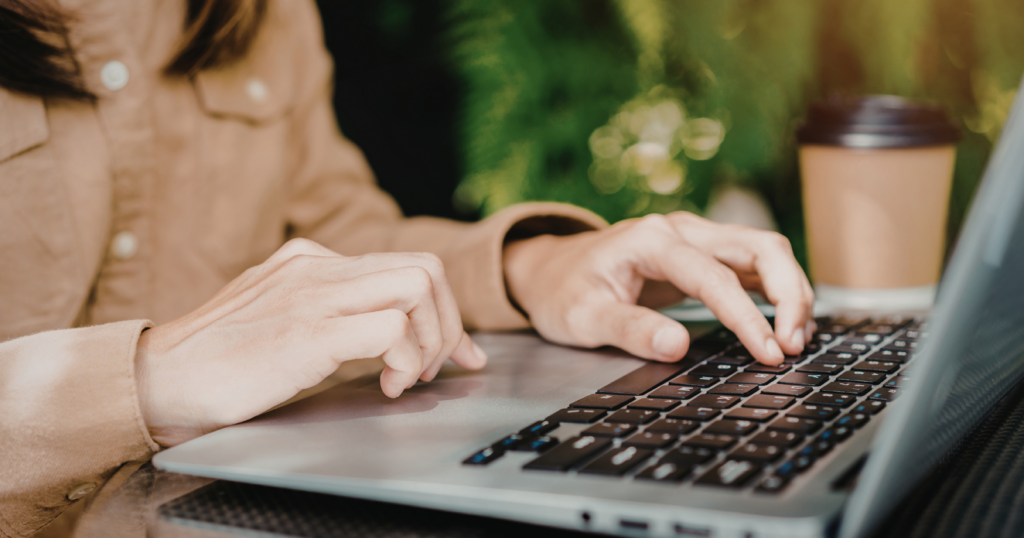 If you constantly research symptoms online instead of going to doctors, psychology reveals these 8 anxiety-driven behaviors