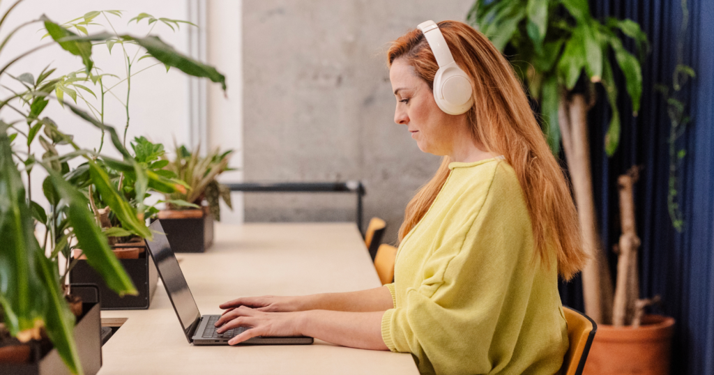 Psychology says people who need silence to think clearly have these 7 unique traits that multitaskers find hard to develop