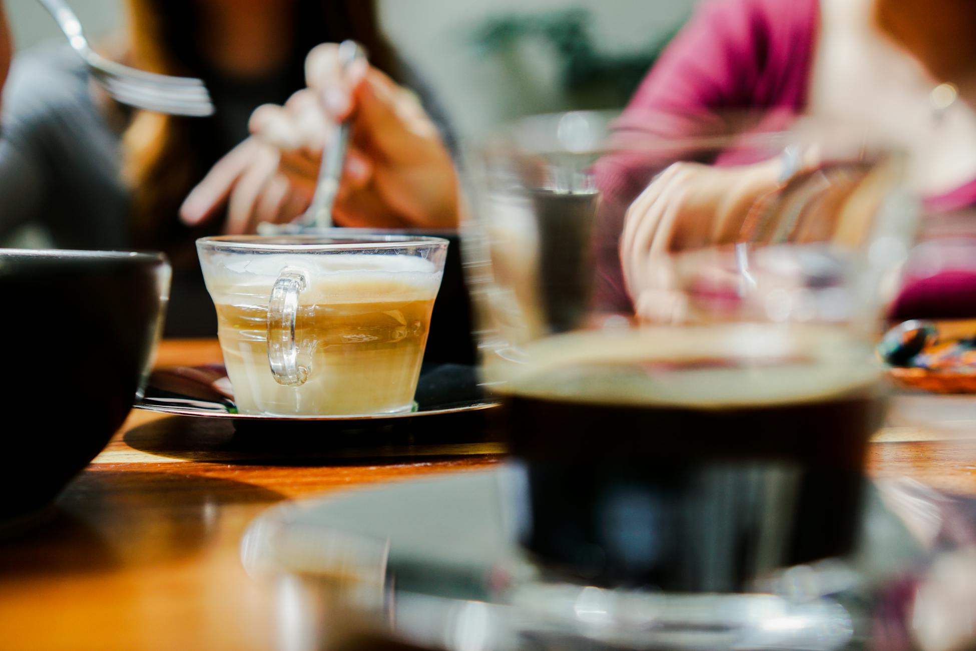 friends talking cafe