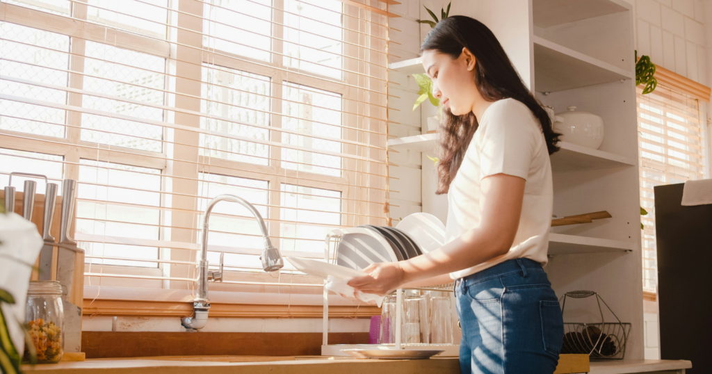 People who let dishes pile up when no one’s watching often behave completely differently the moment someone else is in the room